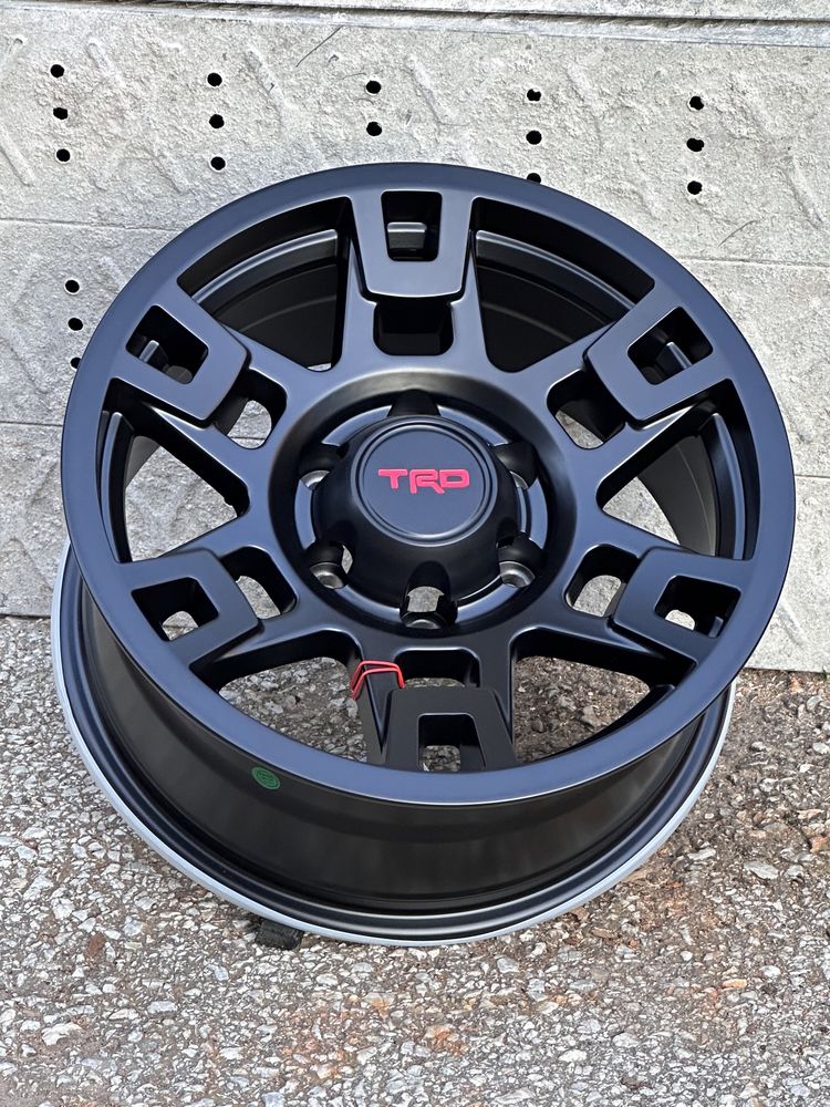 Off Road Джанти 17 “ цола 6х139.7 чисто нови Toyota Pajero Ranger