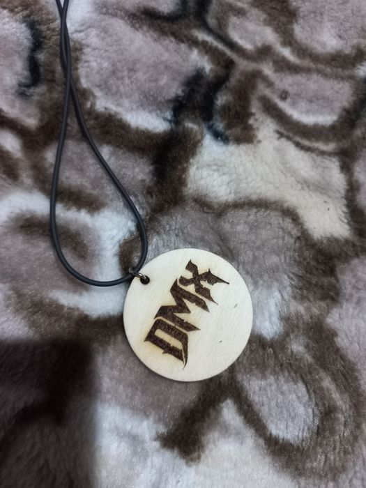 Brelocuri si medalioane personalizate