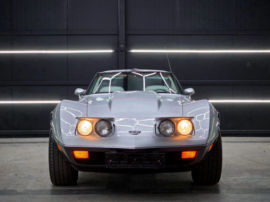 Pret 39.900 Chevrolet Corvette 1978/Editia 25 de ani/Restaurat Complet