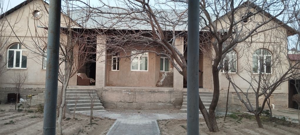 8.5 сотохли 8 хонали Уй сотилади