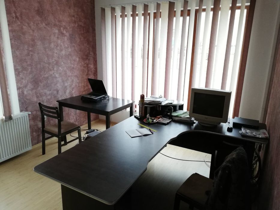 Vand spatiu comercial/cladire/Inchiriez