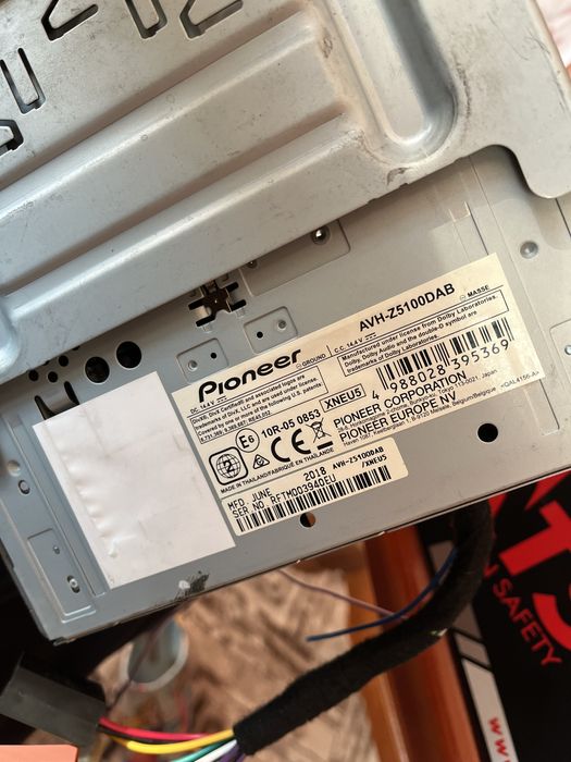 PIONEER AVH-Z5100DAB Car Play waze
