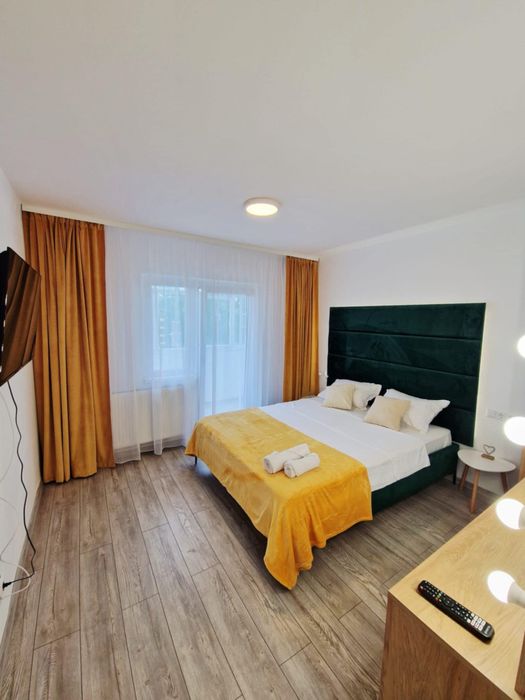 Apartament, 3 camere, 2 bai, centru, 64 mp utili
