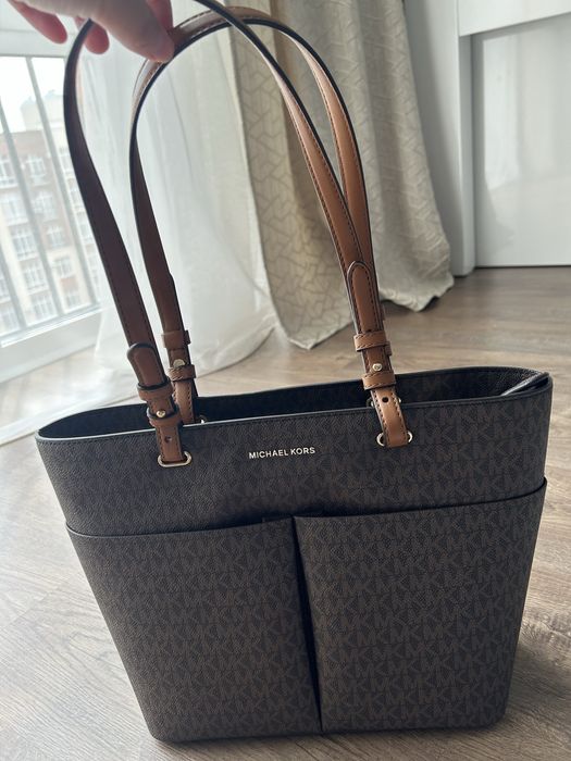 Продается сумка Michael Kors