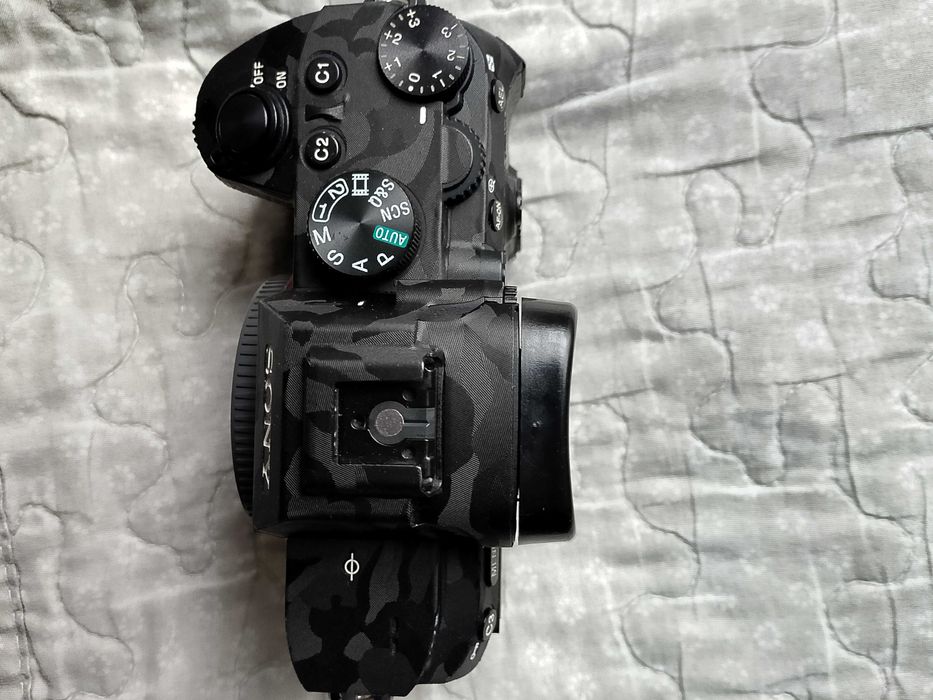 Sony A7 III (camouflage)+50mm 1.8