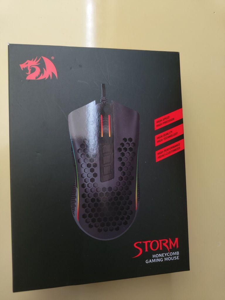 Redragon Storm Honeycomb mouse