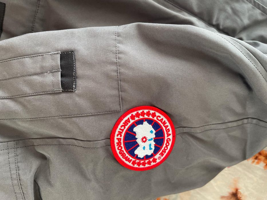 Ново яке Canada Goose