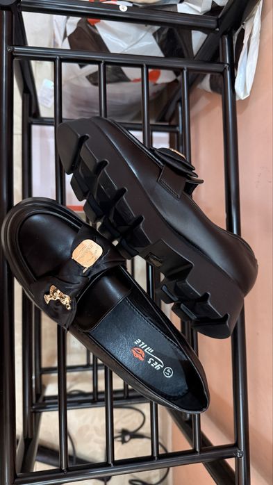 Черни/бели мокасини