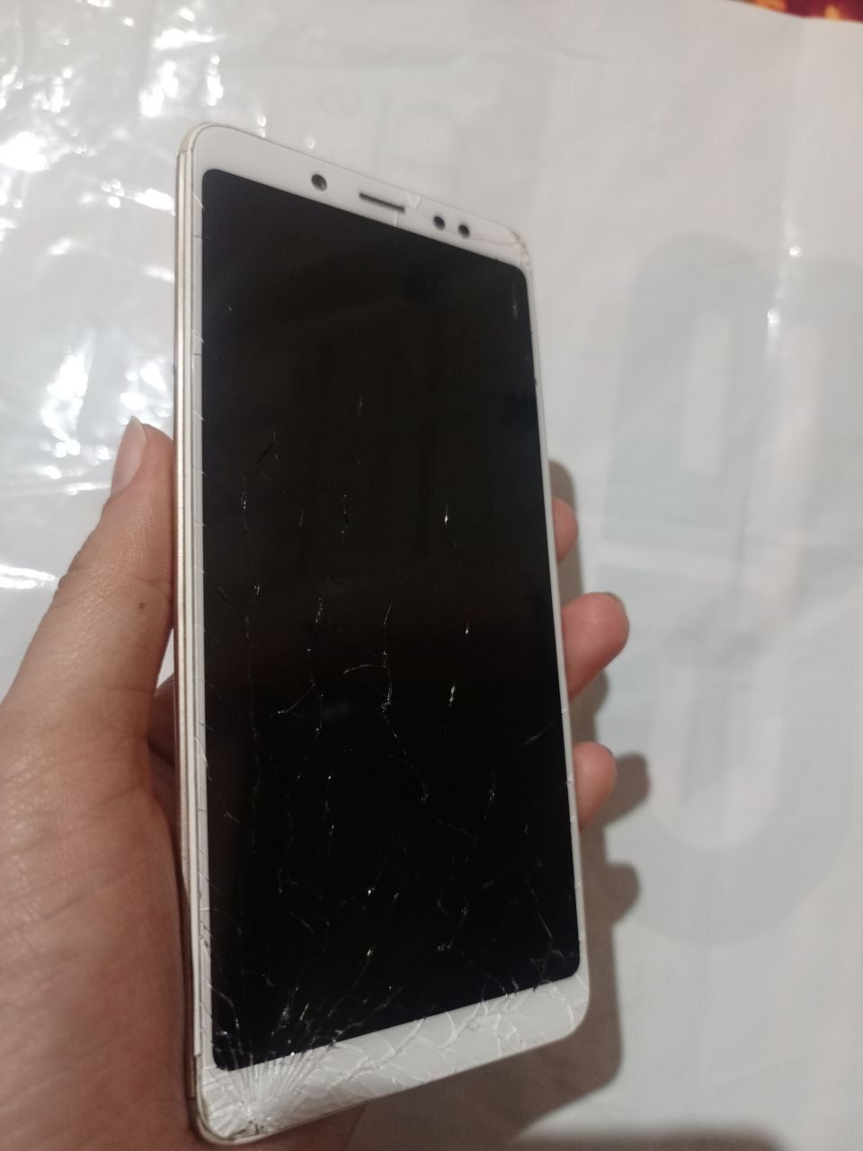 Redmi telefon sotiladi