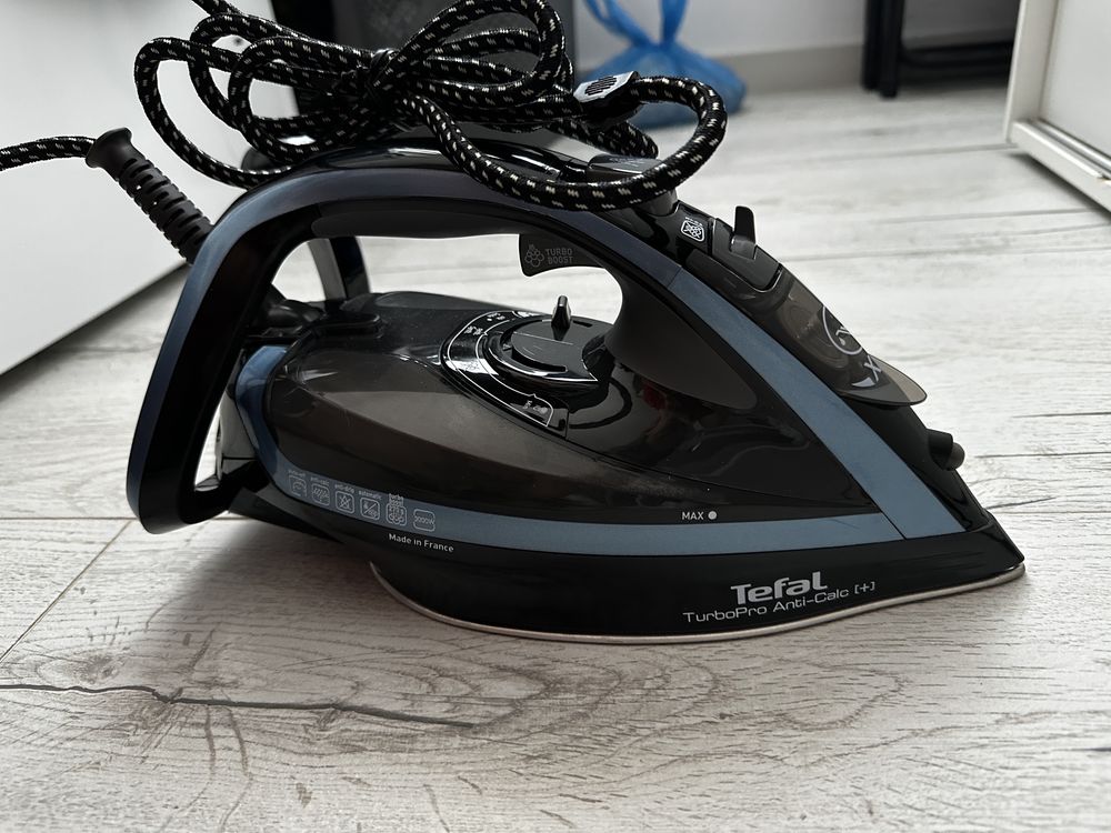 Vand fier de calcat Tefal