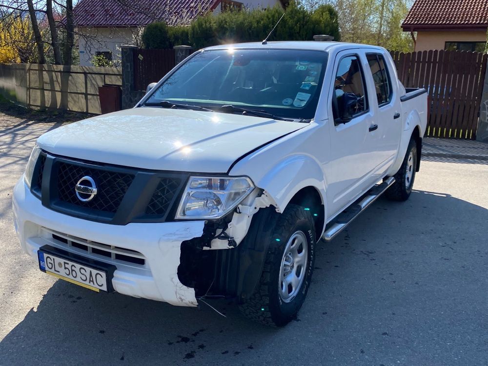 NISSAN NAVARA D40 2.5 diesel EURO5,2014 usor avariat/lovit