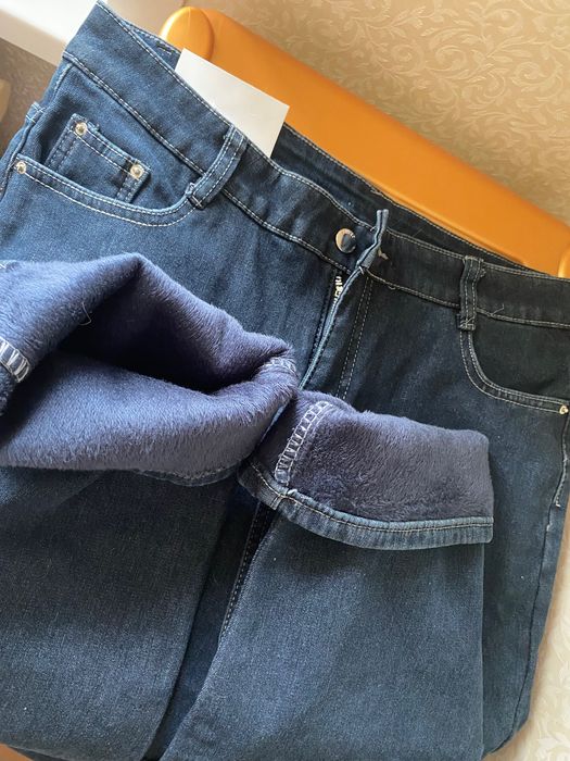 Продам новые джинсы с мехом внутри 52 размер
