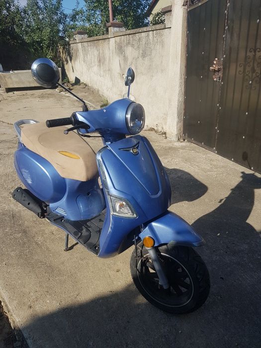 Vând scuter 50cc