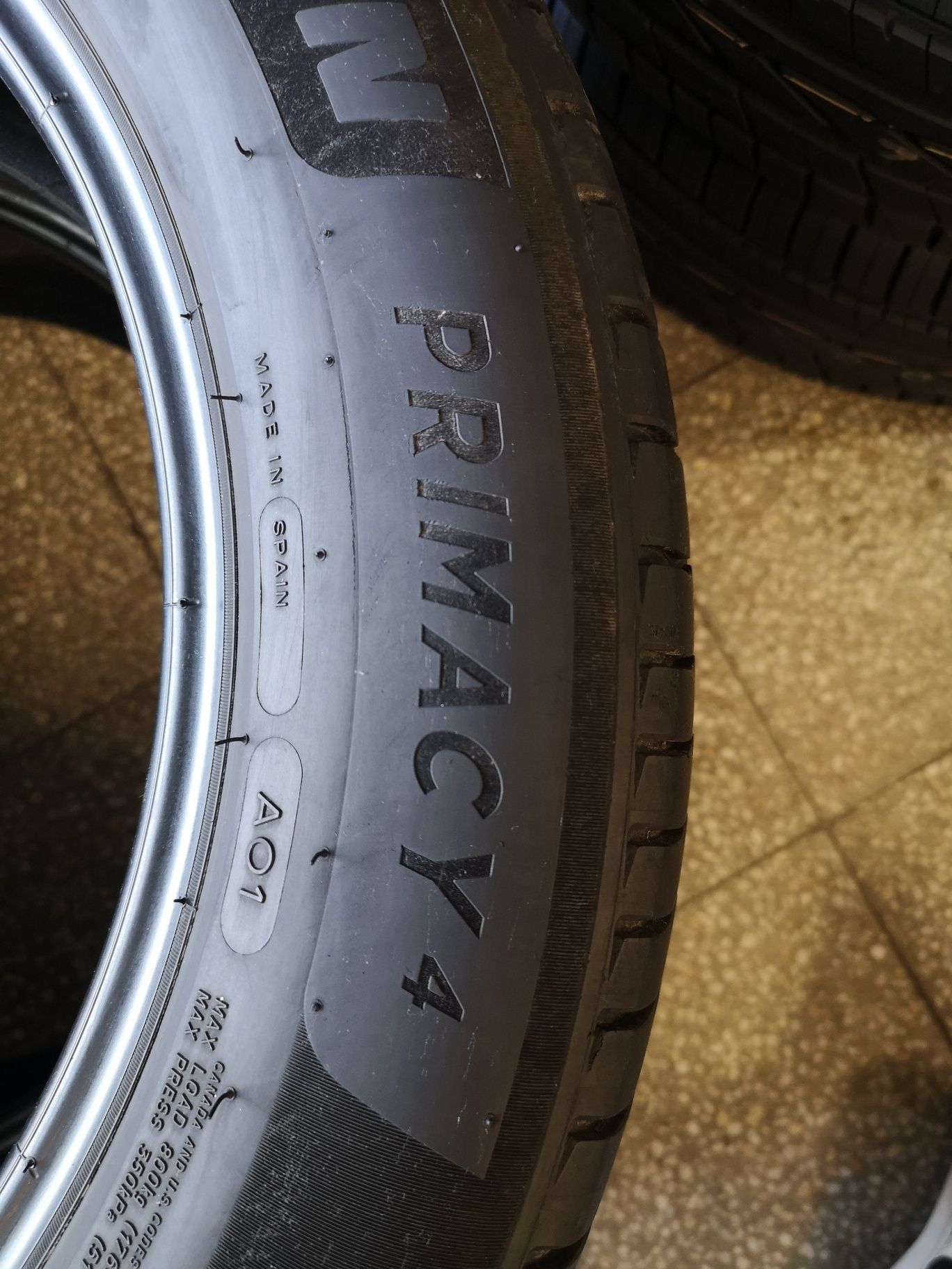 235 55 18 Michelin Primacy 4