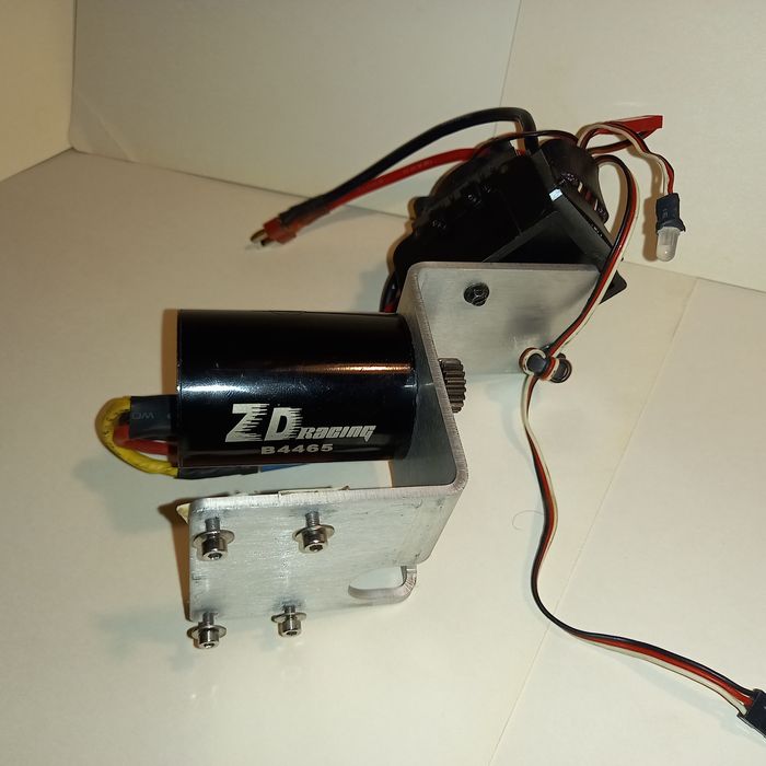 Motor electric și variator automodel 1/8