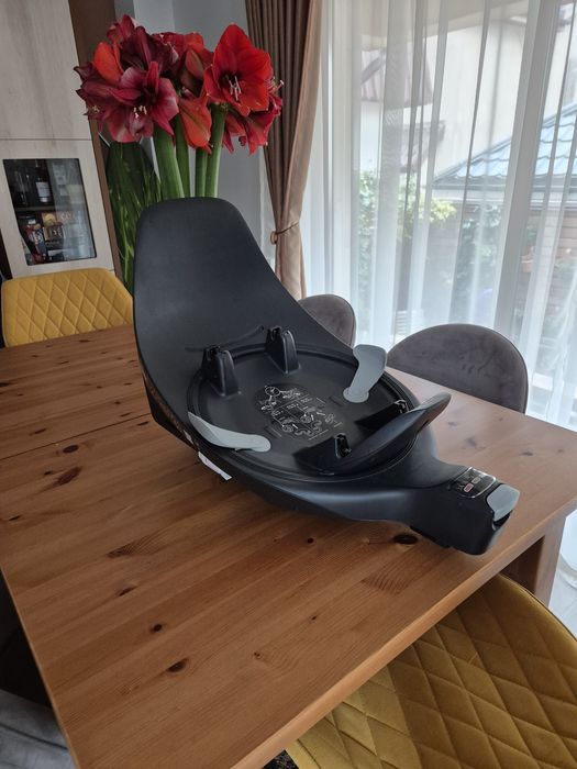 Scoica auto Cybex Cloud T i-size + baza, neagra (cu insert nou-născut)