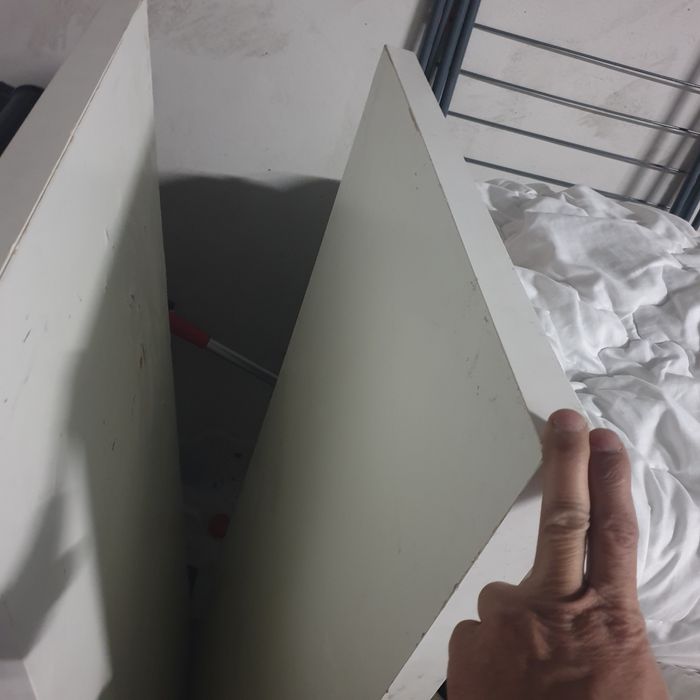 Кухонный стол. В хорошем состоянии.