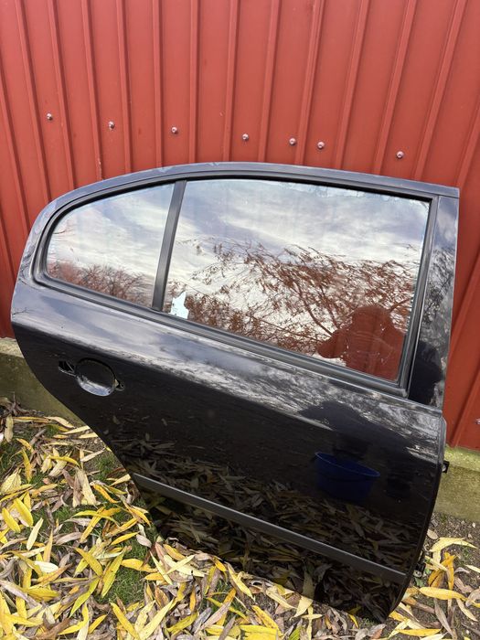 Vand haion octavia 1, usi dreapta si amortizoare cu arcuri