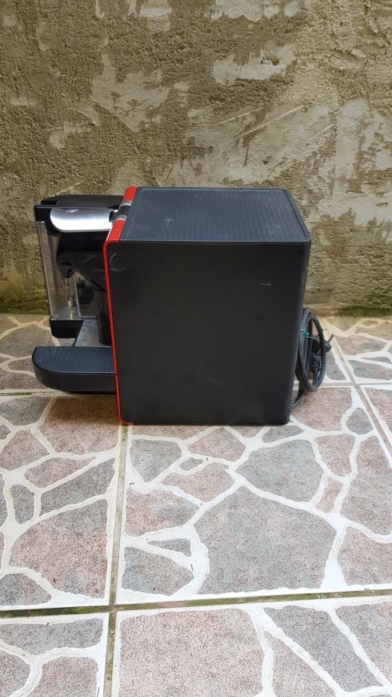 Delonghi.expresor cu pasile