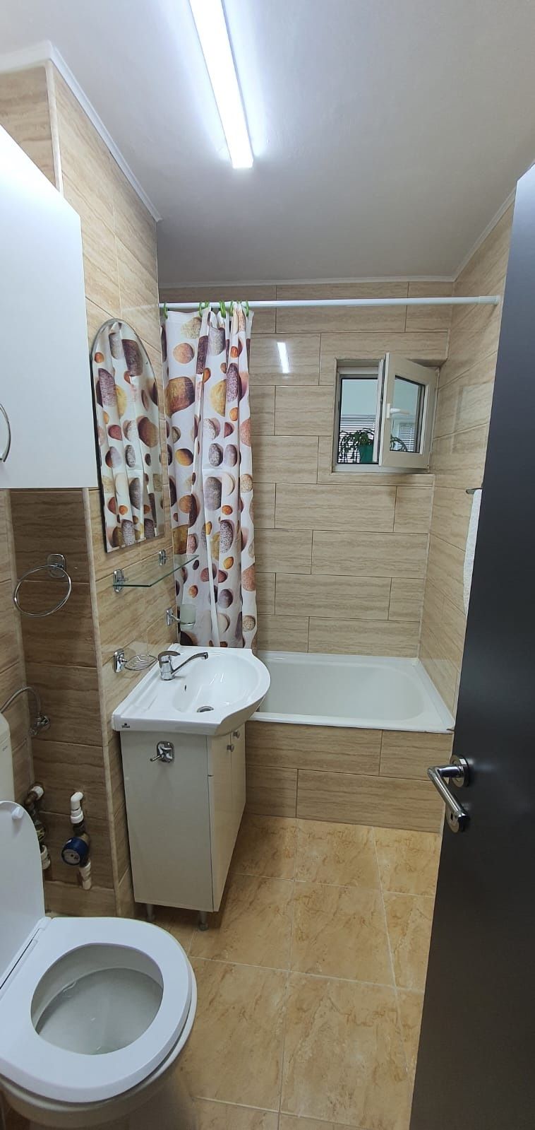 Inchiriez apartament 2 camere soseaua Iancului cu loc de parcare