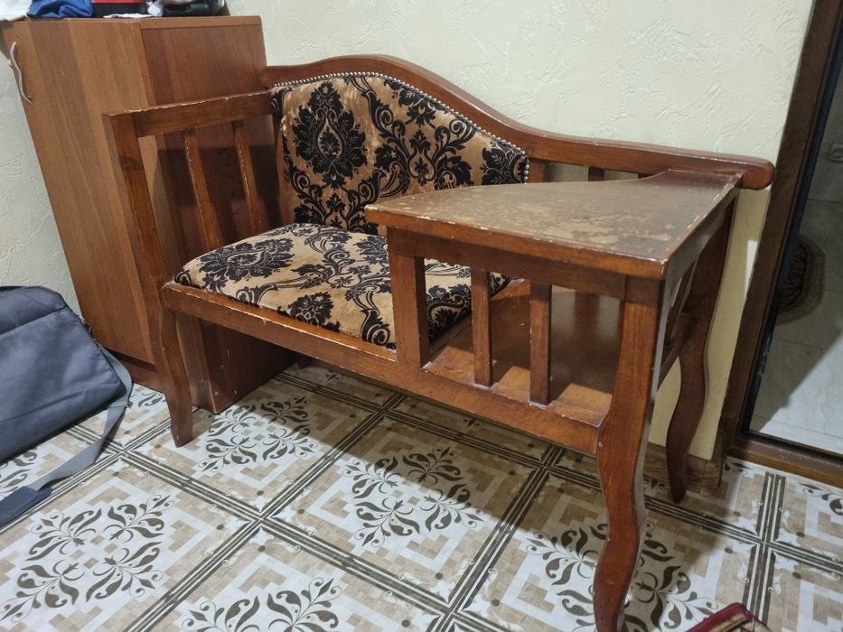 Продам деревянное кресло