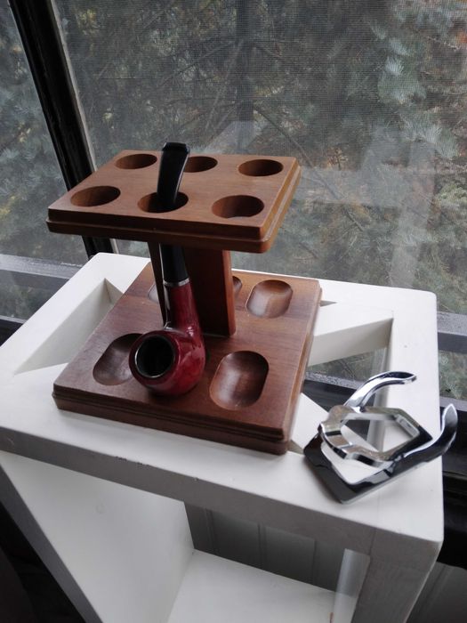 Дървена стойка за 6 лули + метална стойка за подарък