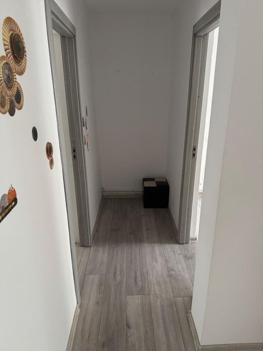 De inchiriat apartament cu 3 camere