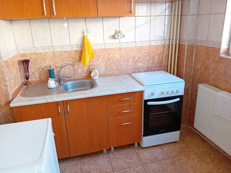 Închiriez garsonieră