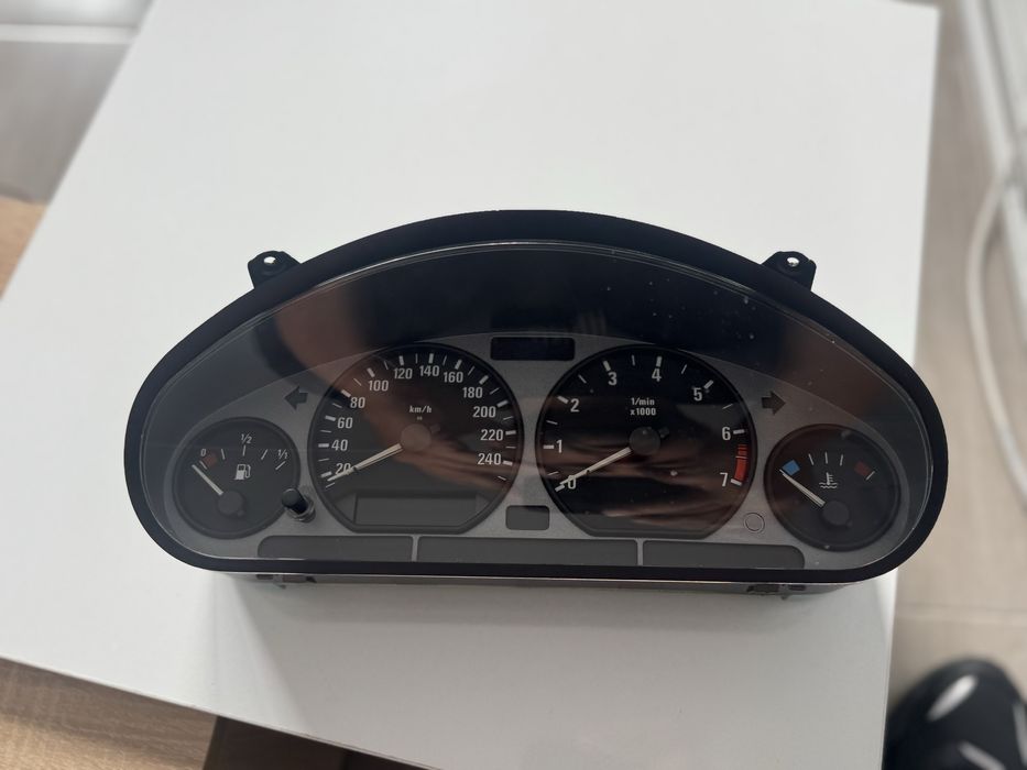 Табло / километраж бмв 323ti e36