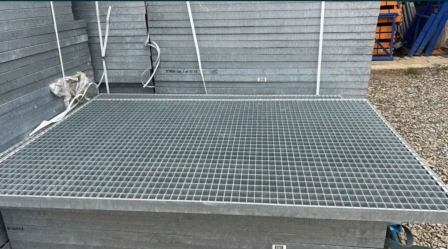 Vindem grătare zincate galvanizate la ori ce dimensiuni se debitează ș