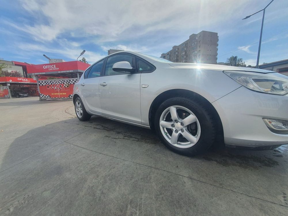 Vand Opel astra J 1.3 cdti 95cp 2012