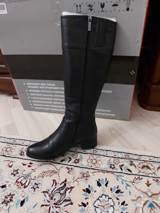 Продам женские сапоги