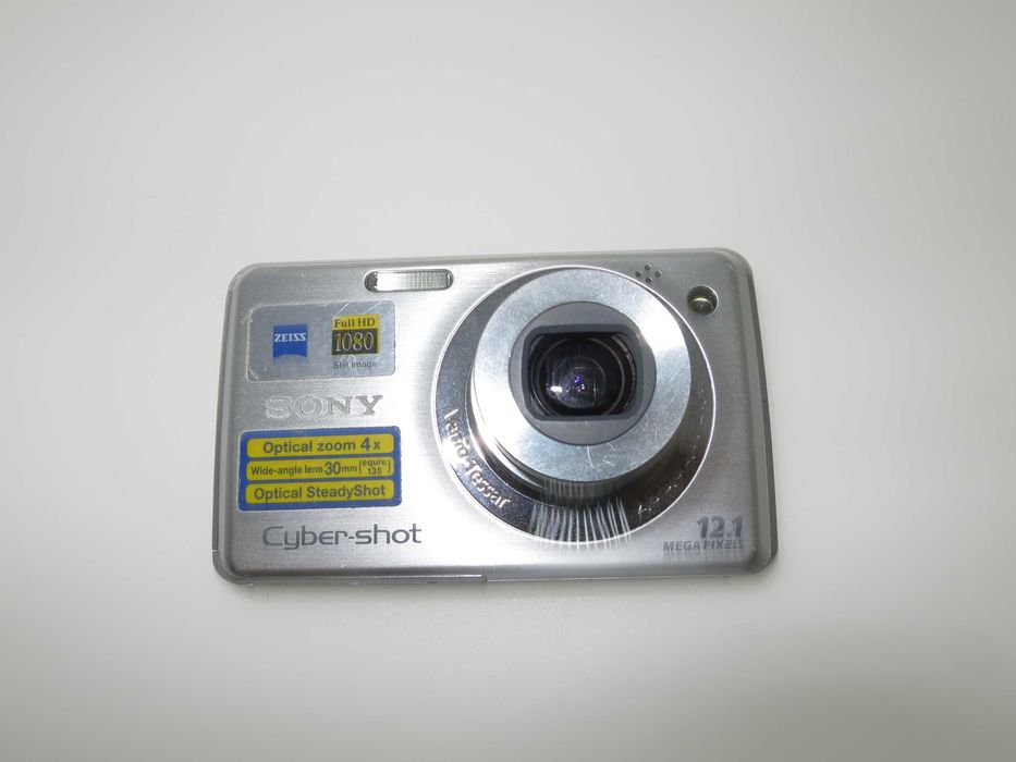 Sony Cyber-shot W220 компактен фотоапарат, комплект камера и зарядно