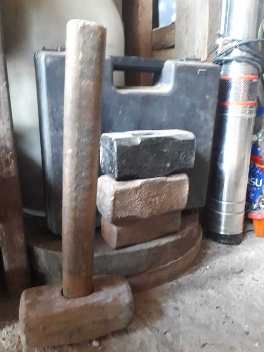 Продам кувалды 4 штуки