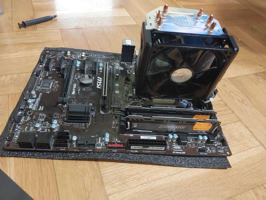 Intel i7 7700K + MSI Z270-A Pro + 16GB DDR4 + Cooler Master охладител