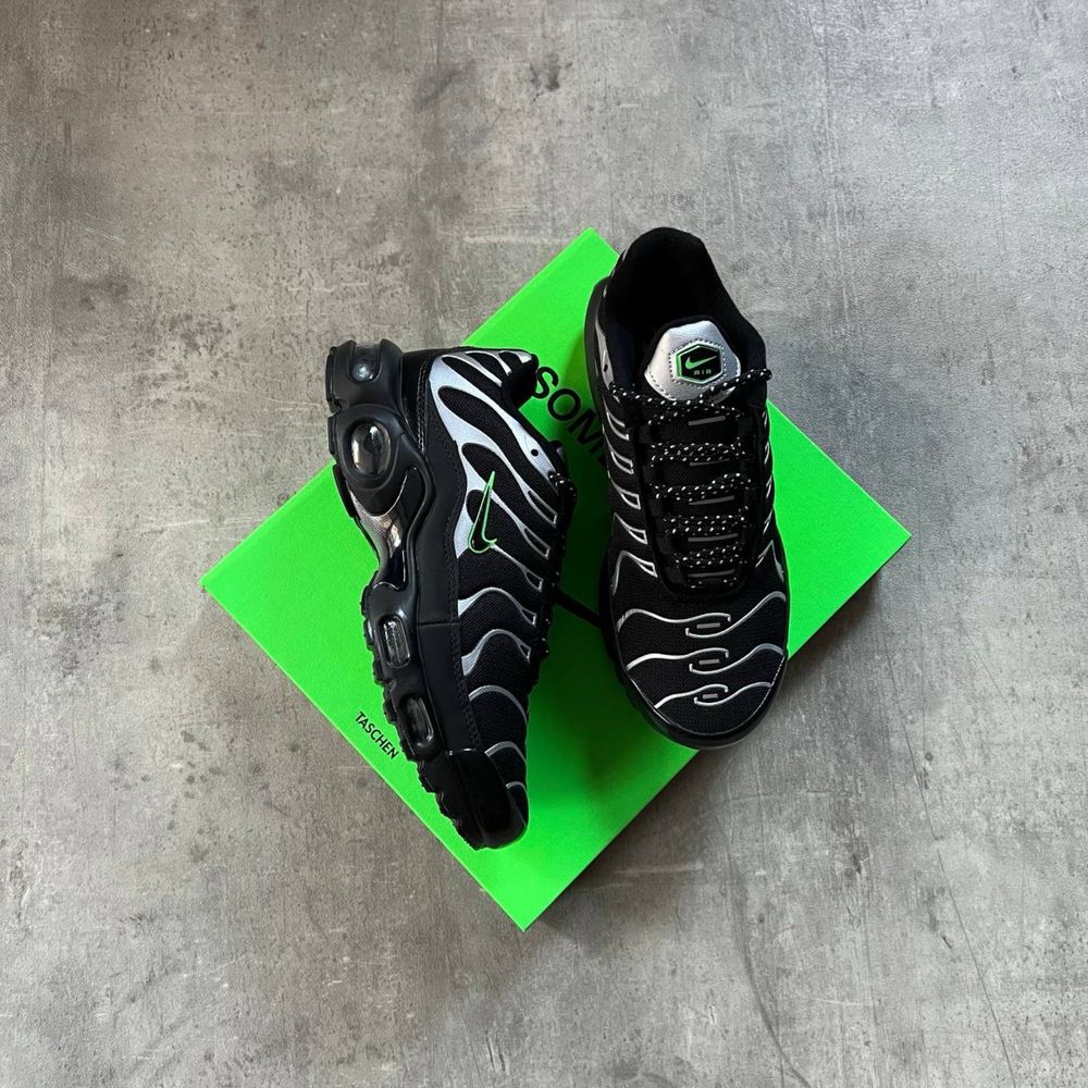 AİR MAX PLUS TN “Black Silver Green Strike”