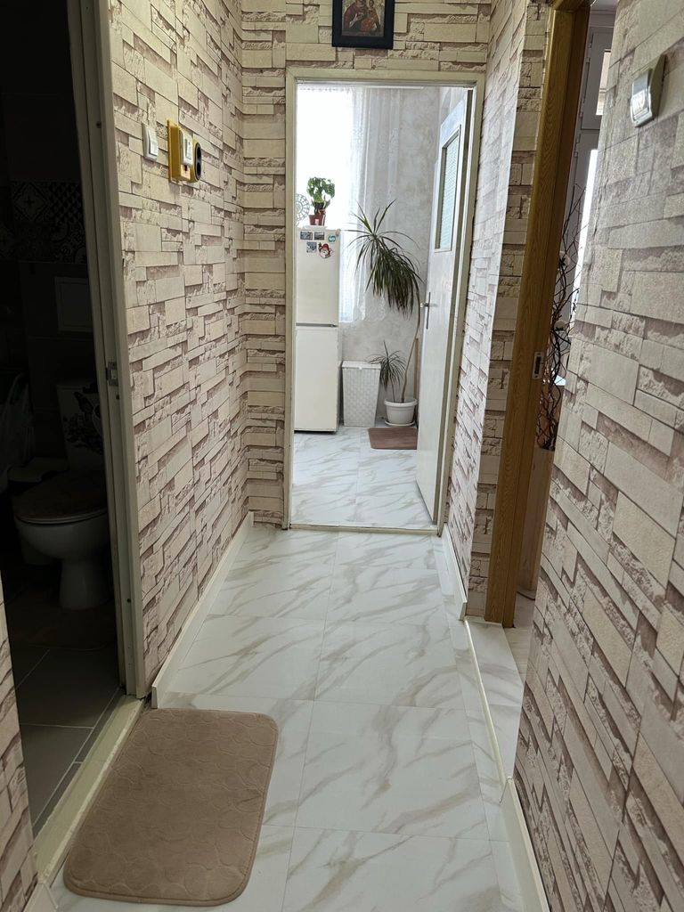 Продава се Двустаен апартамент в Търговище, Промишлена зона - 62 кв.м за 1308 €/кв.м - Снимка #18
