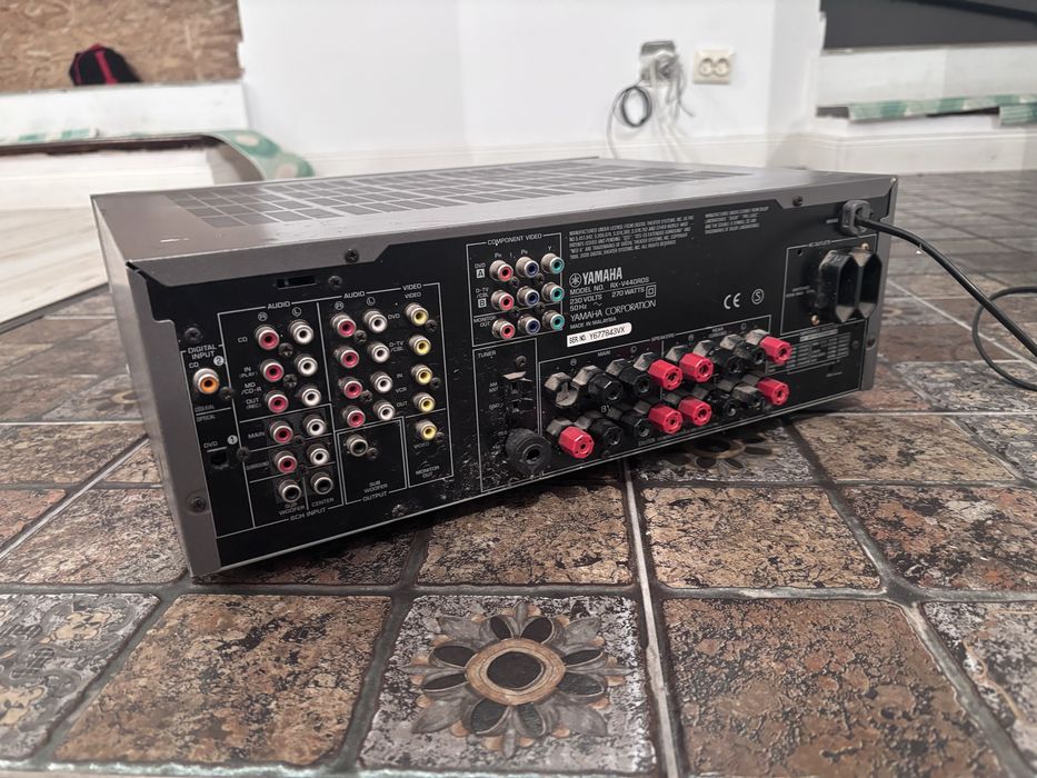 Vând amplificator Yamaha RX-V440RDS