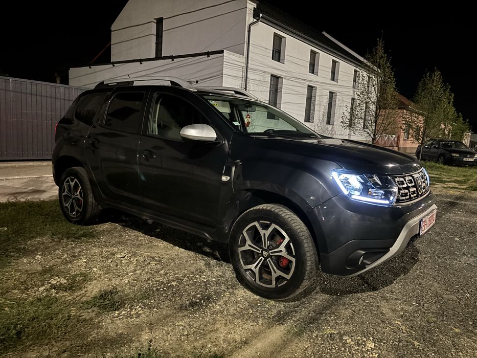 Vând Dacia Duster