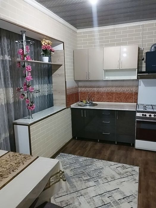 Продам 1 комнатную квартиру 4 мк 4 этаж с мебелью и оргтехникой