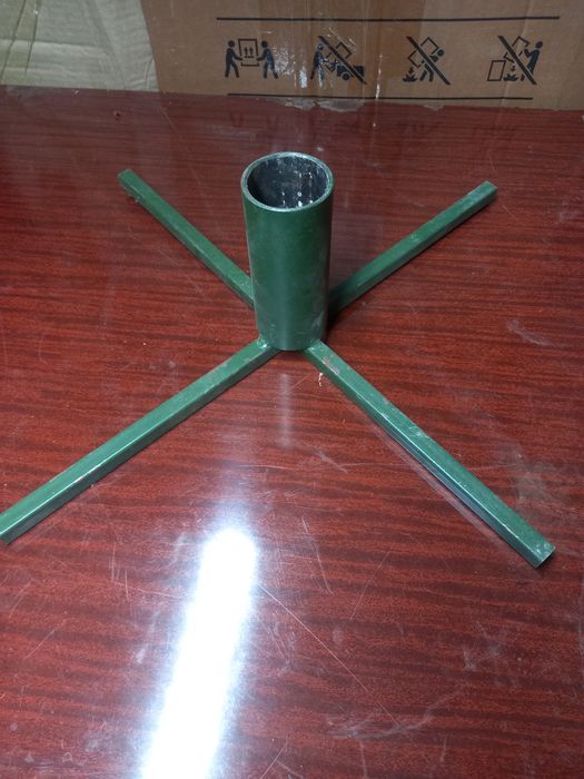 Продам крестовина под новогоднюю елеу