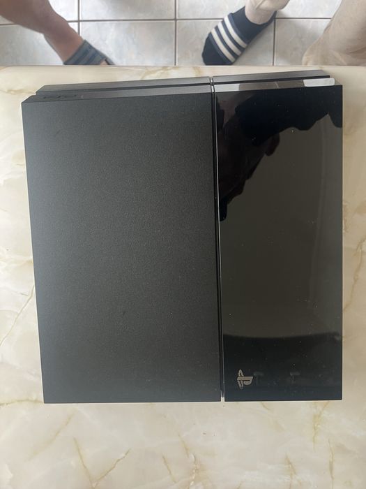PlayStation 4 (ps4)