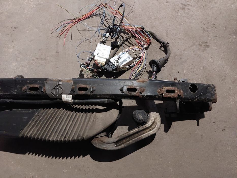 Cârlig rabatabil electric BMW F10 F11 complet cu module și instalație