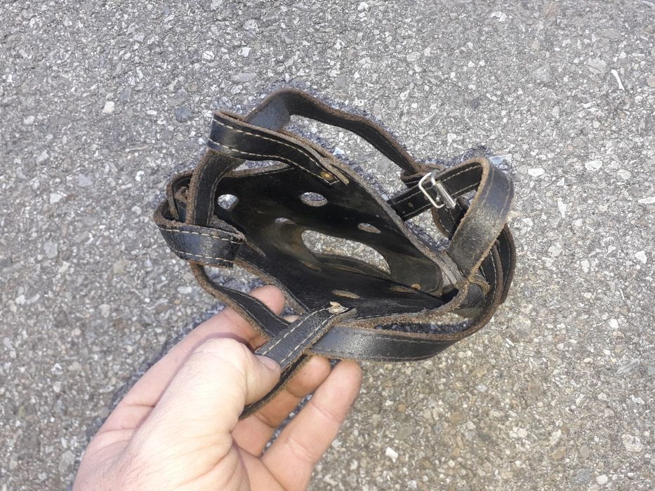 Botnita de piele pt caine