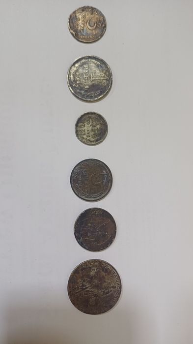 Монта 3 копейки 1943 года 300000 сум.монета 1 рубль 1964 года  100000