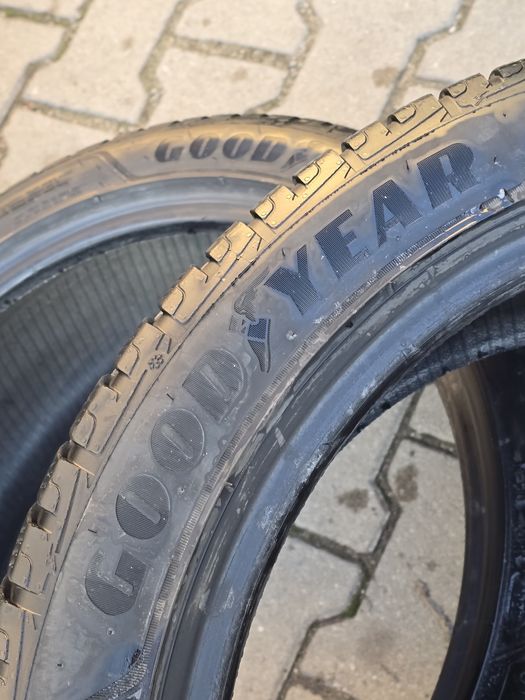 235 45 18 Goodyear