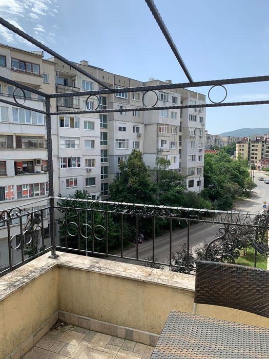 Обзаведен тристаен апартамент за продажба в София, кв. Младост 2