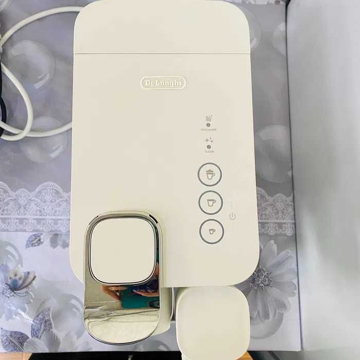 Кофемашина Nespresso DeLonghi Lattissima One. Деярли янги