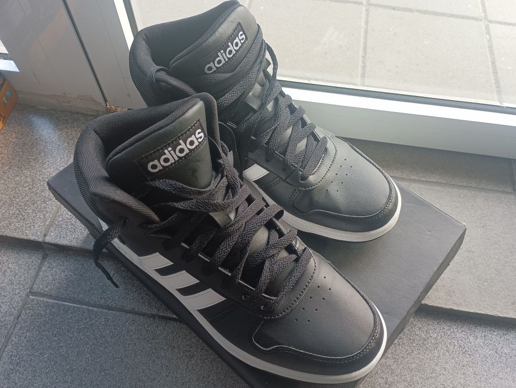 Маратонки ADIDAS