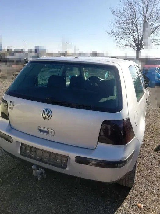 Golf 4/голф 4 1.6 101 к.с на части